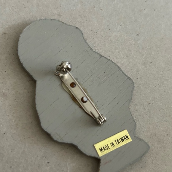 Women’s vintage Santa brooch - Picture 2 of 2